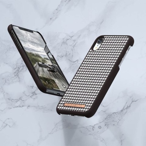 Nordic Elements Saeson Idun - Materiałowe etui iPhone XR (Dark Brown Pattern 2) Nordic Elements Saeson Idun - Materiałowe etui iPhone XR (Dark Brown Pattern 2)