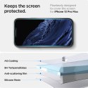 Spigen Glas.TR EZ Fit - Szkło hartowane do Apple iPhone 14/ iPhone 13 / iPhone 13 Pro