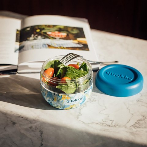 Quokka Bubble Food Jar - Pojemnik plastikowy na żywność / lunchbox 500 ml (Blue Peonies) Quokka Bubble Food Jar - Pojemnik plastikowy na żywność / lunchbox 500 ml (Blue Peonies)
