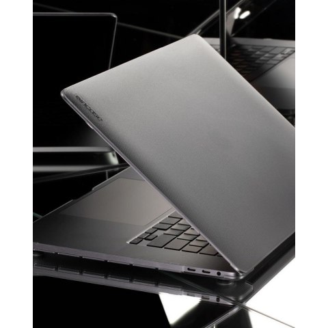 Incase Hardshell Case - Etui MacBook Pro 13" (M2/M1/2022-2020)(Dots/Clear) Incase Hardshell Case - Etui MacBook Pro 13" (M2/M1/2022-2020)(Dots/Clear)