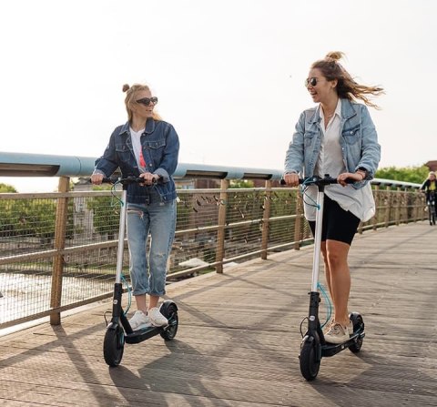 Motus Hulajnoga Elektryczna Scooty 10 Lite 2022 Motus Hulajnoga Elektryczna Scooty 10 Lite 2022