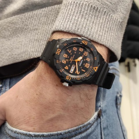 ZEGAREK MĘSKI CASIO MRW-200H-4B (zd147g) + BOX ZEGAREK MĘSKI CASIO MRW-200H-4B (zd147g) + BOX