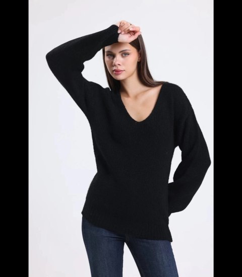 Ciepły damski sweter modny luźny MATYLDA (Czarny) Ciepły damski sweter modny luźny MATYLDA (Czarny)