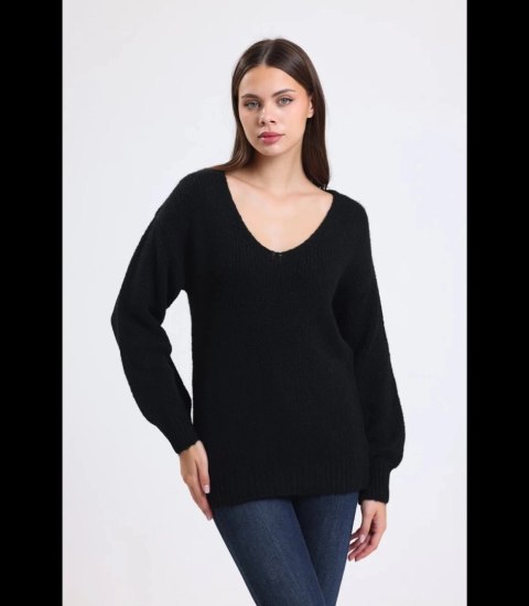 Ciepły damski sweter modny luźny MATYLDA (Czarny) Ciepły damski sweter modny luźny MATYLDA (Czarny)