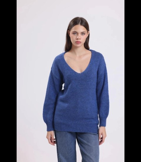 Ciepły damski sweter modny luźny MATYLDA (Granatowy) Ciepły damski sweter modny luźny MATYLDA (Granatowy)