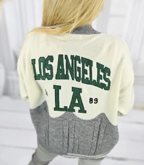 Sweter kardigan z naszywkami Los Angeles (Szary || Wielokolorowy) Sweter kardigan z naszywkami Los Angeles (Szary || Wielokolorowy)