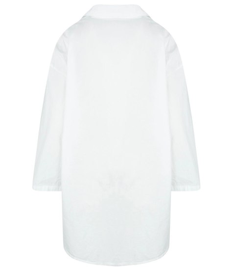 Biała koszula oversize z naszywką Elegancka KAMA Biała koszula oversize z naszywką Elegancka KAMA