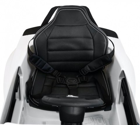Autko Ford Mustang GT na akumulator dla dzieci Biały + Regulacja siedzenia + Audio LED + EVA + Wolny Start Autko Ford Mustang GT na akumulator dla dzieci Biały + Regulacja siedzenia + Audio LED + EVA + Wolny Start