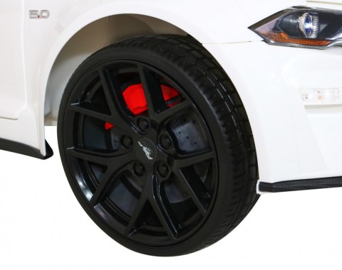 Autko Ford Mustang GT na akumulator dla dzieci Biały + Regulacja siedzenia + Audio LED + EVA + Wolny Start Autko Ford Mustang GT na akumulator dla dzieci Biały + Regulacja siedzenia + Audio LED + EVA + Wolny Start
