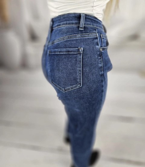 Spodnie jeansowe damskie Jeansy Modne Ciemnoniebieskie SIERRA .48 -> 44 Spodnie jeansowe damskie Jeansy Modne Ciemnoniebieskie SIERRA .48 -> 44