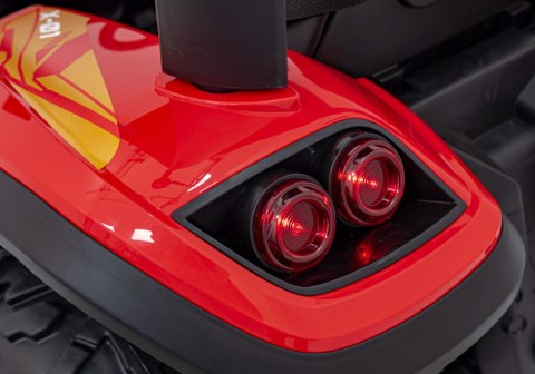 Traktor BLAST Z Przyczepką Czerwony Traktor BLAST Z Przyczepką Czerwony
