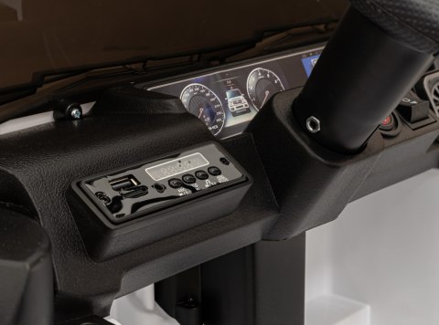 Mercedes AMG G63 dla dzieci Biały + Pilot Mercedes AMG G63 dla dzieci Biały + Pilot