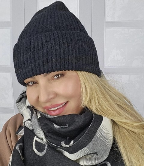 Ciepła czapka damska BEANIE zimowa jesienna jednokolorowa (Czarny) Ciepła czapka damska BEANIE zimowa jesienna jednokolorowa (Czarny)