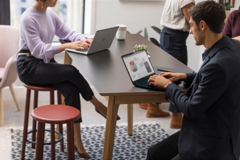 HP EliteBook 860 G10 i7-1355U 16" 2,8K 120Hz OLED 400nits 16GB DDR5 5200MHz SSD512 IrisXe 96EUs 2xTB4 76Wh W11Pro 3Y OnSite HP EliteBook 860 G10 i7-1355U 16" 2,8K 120Hz OLED 400nits 16GB DDR5 5200MHz SSD512 IrisXe 96EUs 2xTB4 76Wh W11Pro 3Y OnSite
