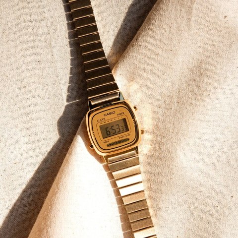 ZEGAREK DAMSKI CASIO VINTAGE LA-670WG-9 (zd597d) + BOX ZEGAREK DAMSKI CASIO VINTAGE LA-670WG-9 (zd597d) + BOX