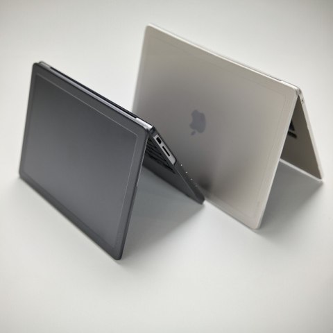 Incase Edge Hardshell Case - Etui MacBook Air 15" M3 (2024) / M2 (2023) (Clear) Incase Edge Hardshell Case - Etui MacBook Air 15" M3 (2024) / M2 (2023) (Clear)