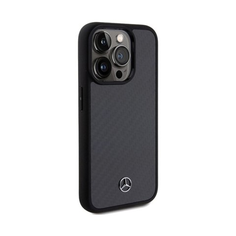 Mercedes Carbon Fiber Dynamic - Etui iPhone 15 Pro (czarny) Mercedes Carbon Fiber Dynamic - Etui iPhone 15 Pro (czarny)