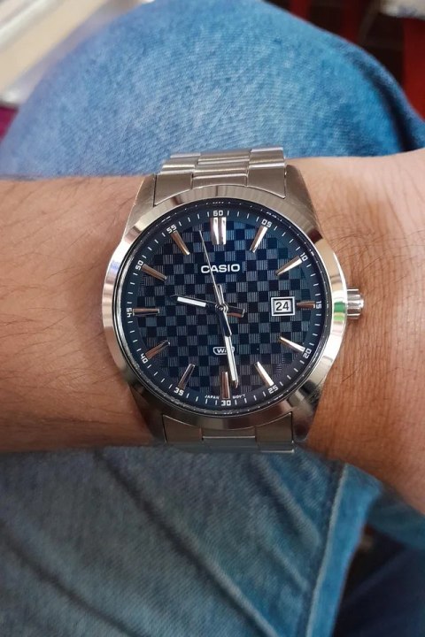 ZEGAREK MĘSKI CASIO MTP-VD03D-2A + BOX ZEGAREK MĘSKI CASIO MTP-VD03D-2A + BOX