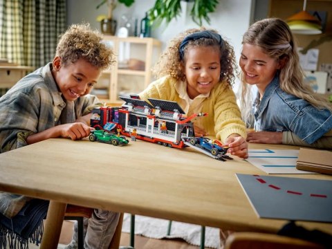 LEGO CITY 60445 F1 Ciężarówka z bolidami RB20 i AMR24 F1 LEGO CITY 60445 F1 Ciężarówka z bolidami RB20 i AMR24 F1