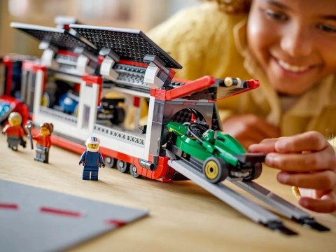 LEGO CITY 60445 F1 Ciężarówka z bolidami RB20 i AMR24 F1 LEGO CITY 60445 F1 Ciężarówka z bolidami RB20 i AMR24 F1