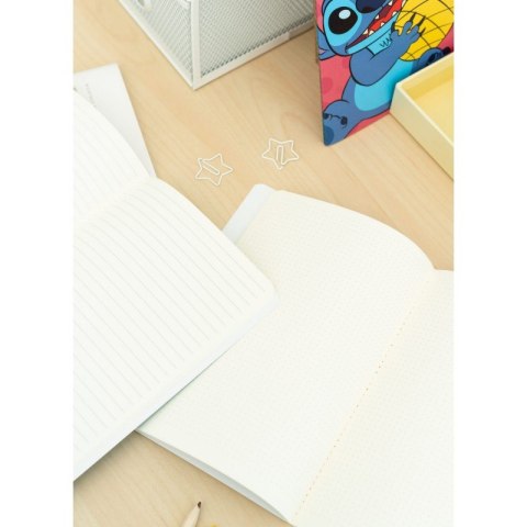 Disney Stitch - Zestaw zeszytów A5 z kolekcji Tropical 3 szt. Disney Stitch - Zestaw zeszytów A5 z kolekcji Tropical 3 szt.