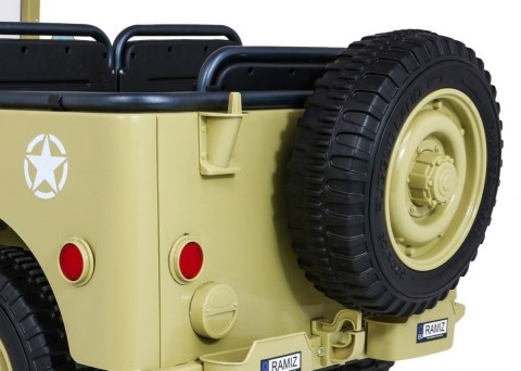 Autko Wojskowe Retro dla 3 dzieci Matcha + Napęd 4x4 + Schowki + EVA + Wolny Start + MP3 LED Autko Wojskowe Retro dla 3 dzieci Matcha + Napęd 4x4 + Schowki + EVA + Wolny Start + MP3 LED