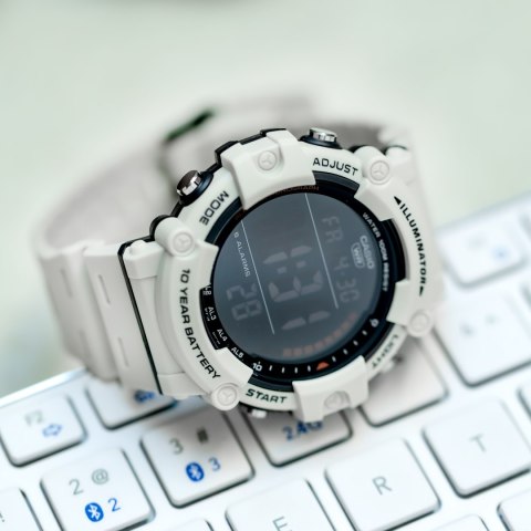 ZEGAREK MĘSKI CASIO AE-1500WH-8B2 WR100 + BOX ZEGAREK MĘSKI CASIO AE-1500WH-8B2 WR100 + BOX