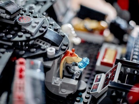 LEGO Star Wars 75389 Mroczny Sokół Millennium LEGO Star Wars 75389 Mroczny Sokół Millennium