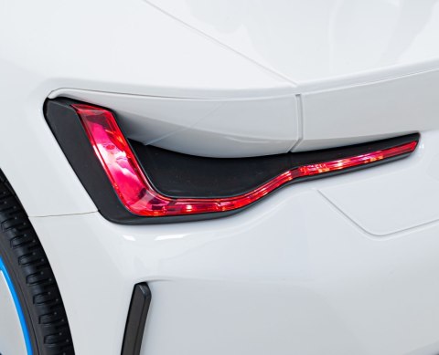 Autko BMW i4 na akumulator dla dzieci Biały + Wolny Start + EVA + Ekoskóra + Audio LED + Pilot Autko BMW i4 na akumulator dla dzieci Biały + Wolny Start + EVA + Ekoskóra + Audio LED + Pilot
