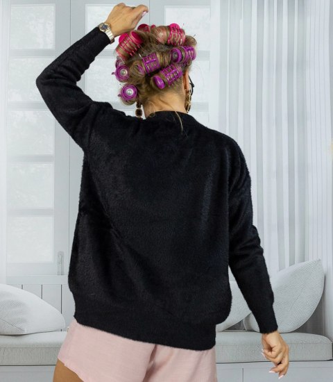 Krótki kardigan sweter rozpinany z puszystej dzianiny "COCO CHIC" (Czarny) S/M Krótki kardigan sweter rozpinany z puszystej dzianiny "COCO CHIC" (Czarny) S/M