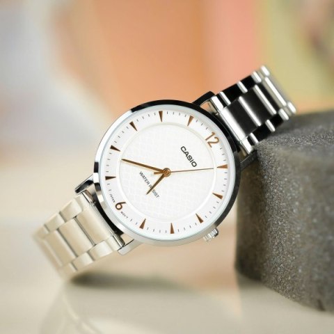 ZEGAREK DAMSKI CASIO LTP-VT04D-7A (zd659d) + BOX ZEGAREK DAMSKI CASIO LTP-VT04D-7A (zd659d) + BOX