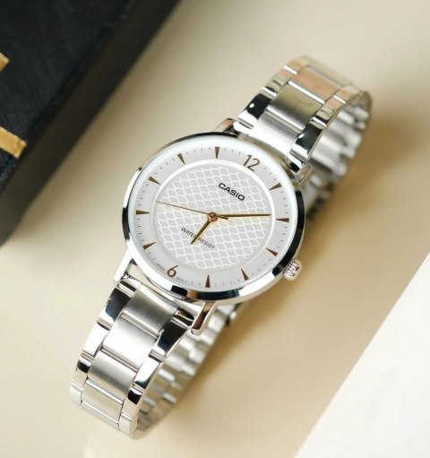 ZEGAREK DAMSKI CASIO LTP-VT04D-7A (zd659d) + BOX ZEGAREK DAMSKI CASIO LTP-VT04D-7A (zd659d) + BOX