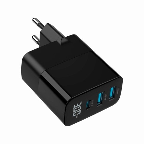 GEMBIRD 3-PORTOWA SZYBKA ŁADOWARKA SIECIOWA GAN (PD) USB (2X USB-A + 1X USB TYP-C), 30W, LCD, CZARNA GEMBIRD 3-PORTOWA SZYBKA ŁADOWARKA SIECIOWA GAN (PD) USB (2X USB-A + 1X USB TYP-C), 30W, LCD, CZARNA