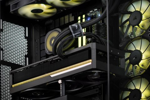 Actina iCUE 9800X3D/32GB/2TB/RX9070XT/850WW Actina iCUE 9800X3D/32GB/2TB/RX9070XT/850WW