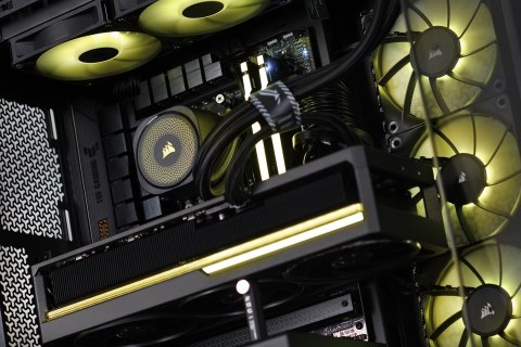 Actina iCUE 9800X3D/32GB/2TB/RX9070XT/850WW Actina iCUE 9800X3D/32GB/2TB/RX9070XT/850WW
