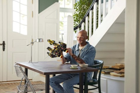 LEGO ICONS 10355 Blacktron Renegade