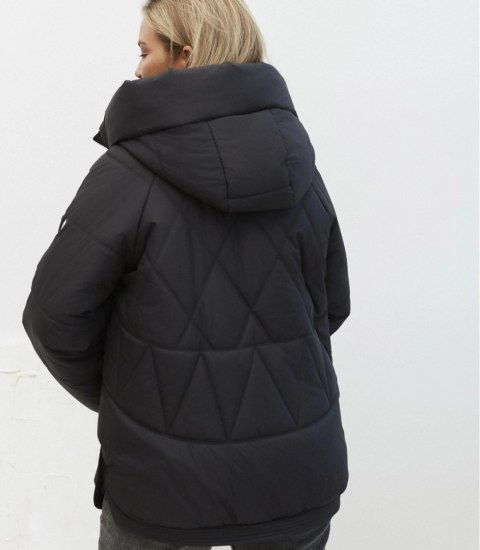 Kurtka zimowa damska pikowana z kapturem KORNELIA (Czarny)