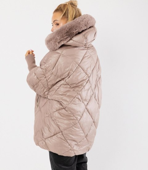 Kurtka zimowa oversize z kapturem i futerkiem NORDIC PUFF (Beżowy) XXL (44) Kurtka zimowa oversize z kapturem i futerkiem NORDIC PUFF (Beżowy) XXL (44)