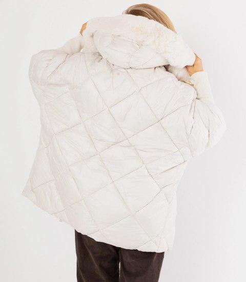 Kurtka zimowa oversize z kapturem i futerkiem NORDIC PUFF (Biały) XXL (44) Kurtka zimowa oversize z kapturem i futerkiem NORDIC PUFF (Biały) XXL (44)