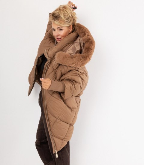 Kurtka zimowa oversize z kapturem i futerkiem NORDIC PUFF (Brązowy) Kurtka zimowa oversize z kapturem i futerkiem NORDIC PUFF (Brązowy)