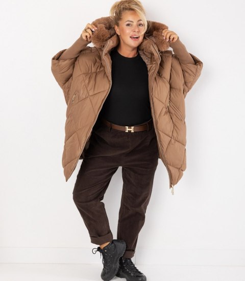 Kurtka zimowa oversize z kapturem i futerkiem NORDIC PUFF (Brązowy) Kurtka zimowa oversize z kapturem i futerkiem NORDIC PUFF (Brązowy)
